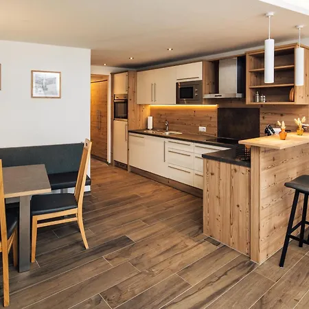 Ideal Apartment *