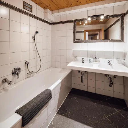 Ideal Apartment *