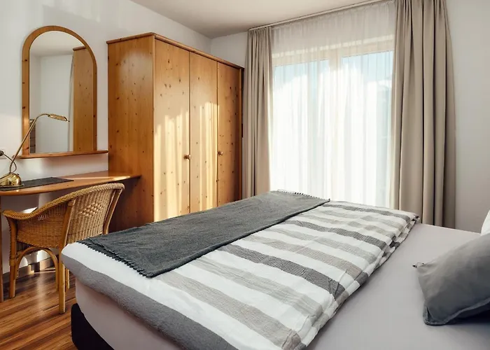 Ideal سيرفاوس